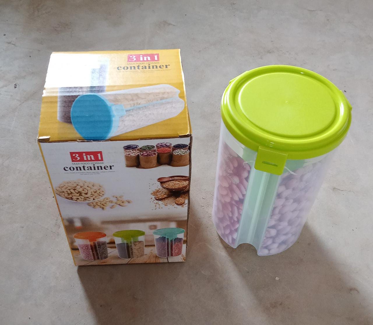 Airtight, transparent storage container with three sections and color box for storage. Airtight, transparent storage container with three sections and color box for storage.
